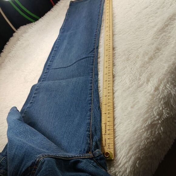Levi's 512 High Rise/Tappered Leg 5 Pocket  " Mom" Denim Jeans Women's 14M. Blue - Picture 11 of 12